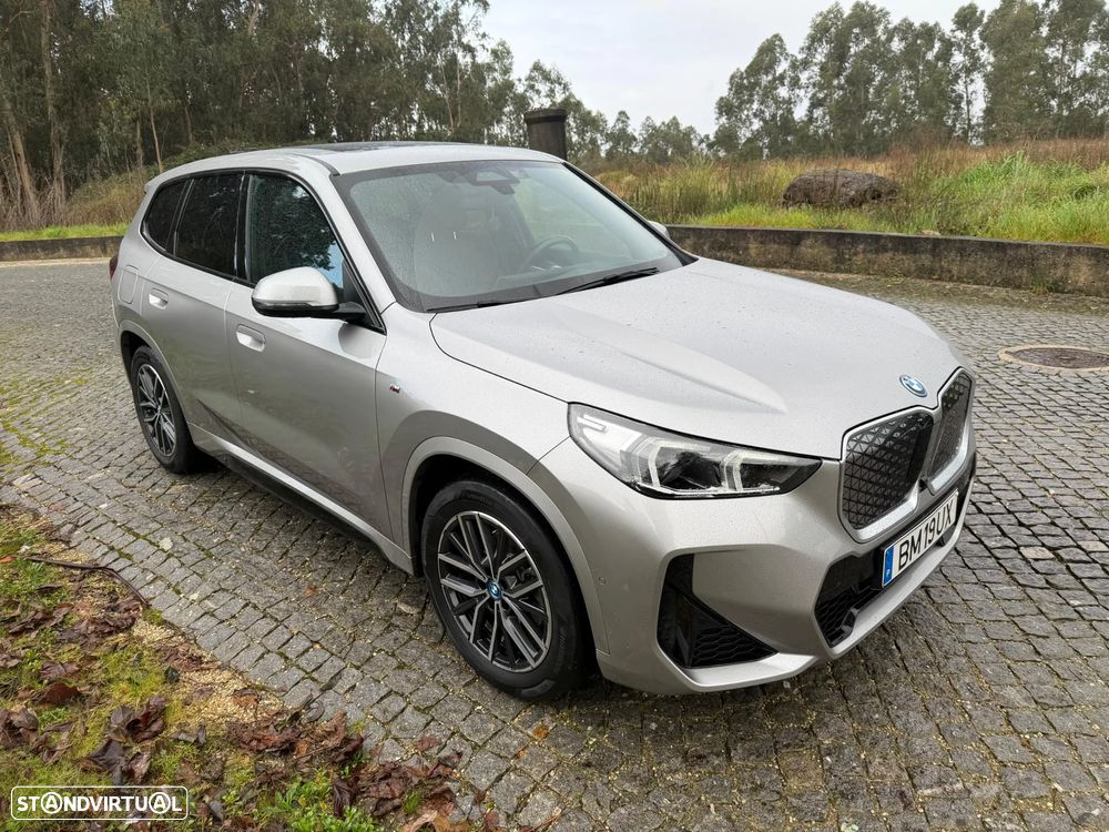BMW iX1 eDrive20 Pack Desportivo M - 3