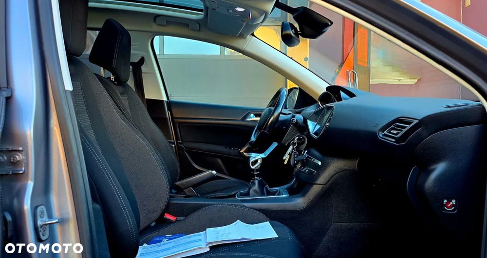 Peugeot 308 SW BlueHDi 120 Stop & Start Niveau 2 Business-Line - 15