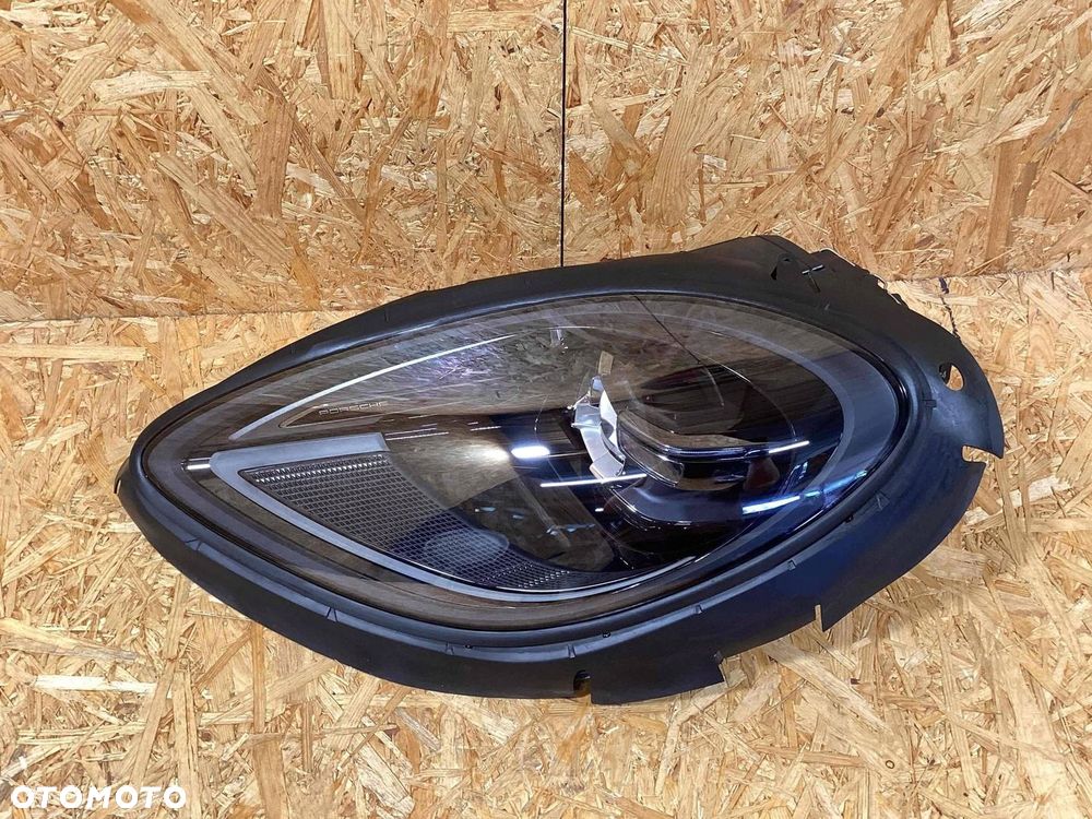 Porsche Macan 95B 2022 Lampa przednia lewa - 3