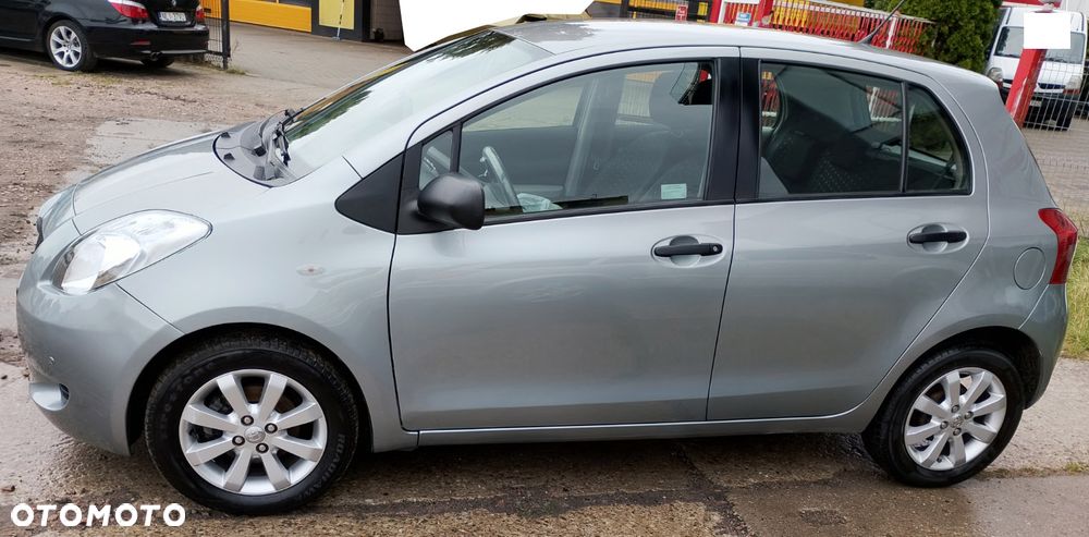 Toyota Yaris 2007 photo 2