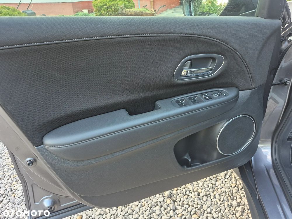 Honda HR-V 1.5 i-VTEC CVT Executive - 18