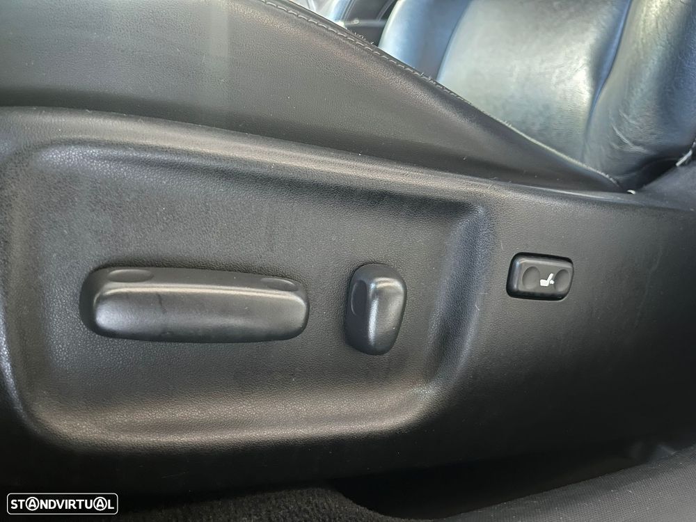 Toyota Avensis SW 2.0 D-4D Exclusive +Pele+GPS - 29