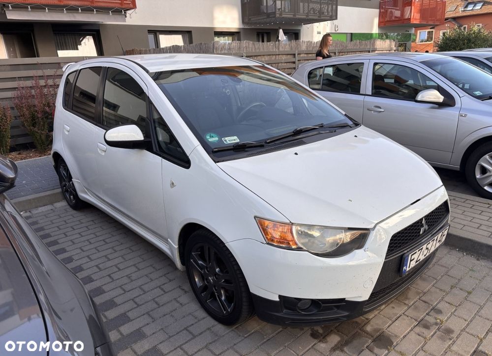 Mitsubishi Colt - 3