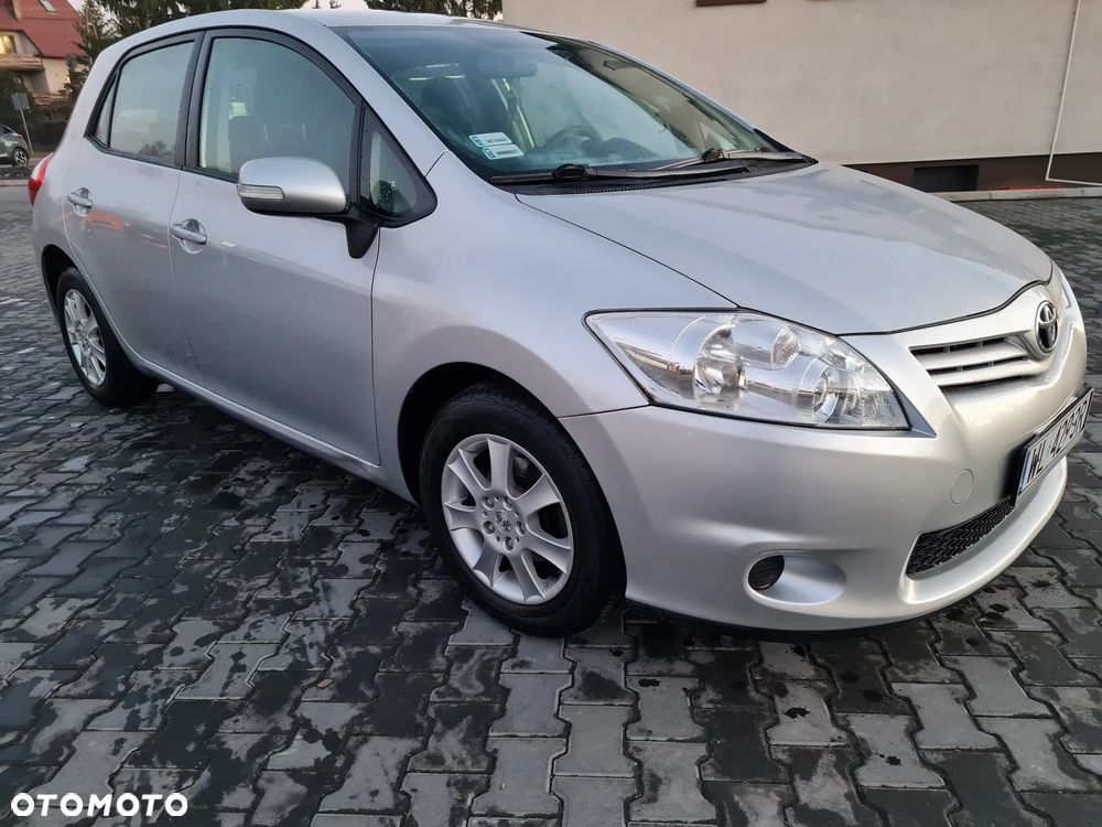 Toyota Auris - 10