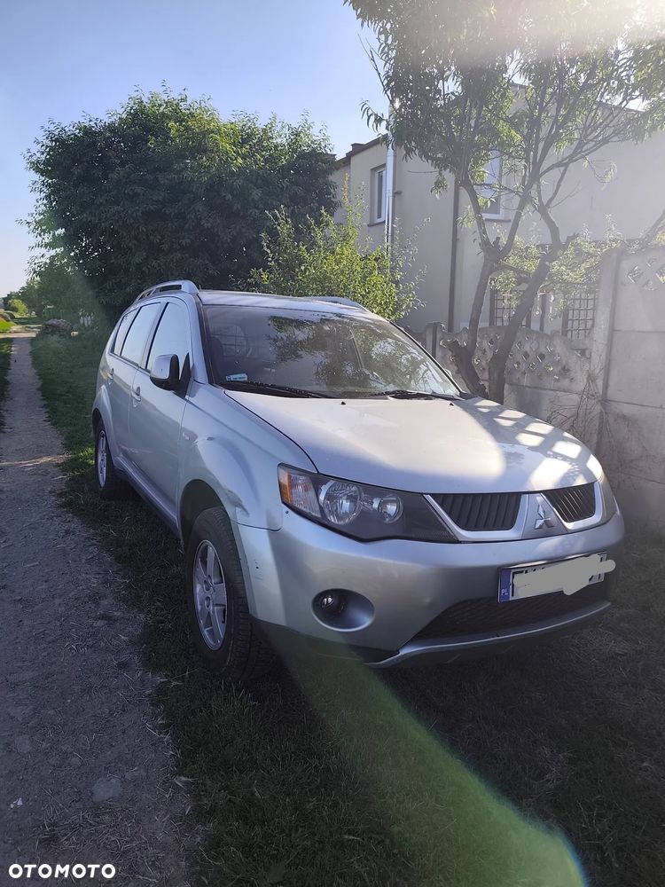 Mitsubishi Outlander 2.0 DID Instyle - 1
