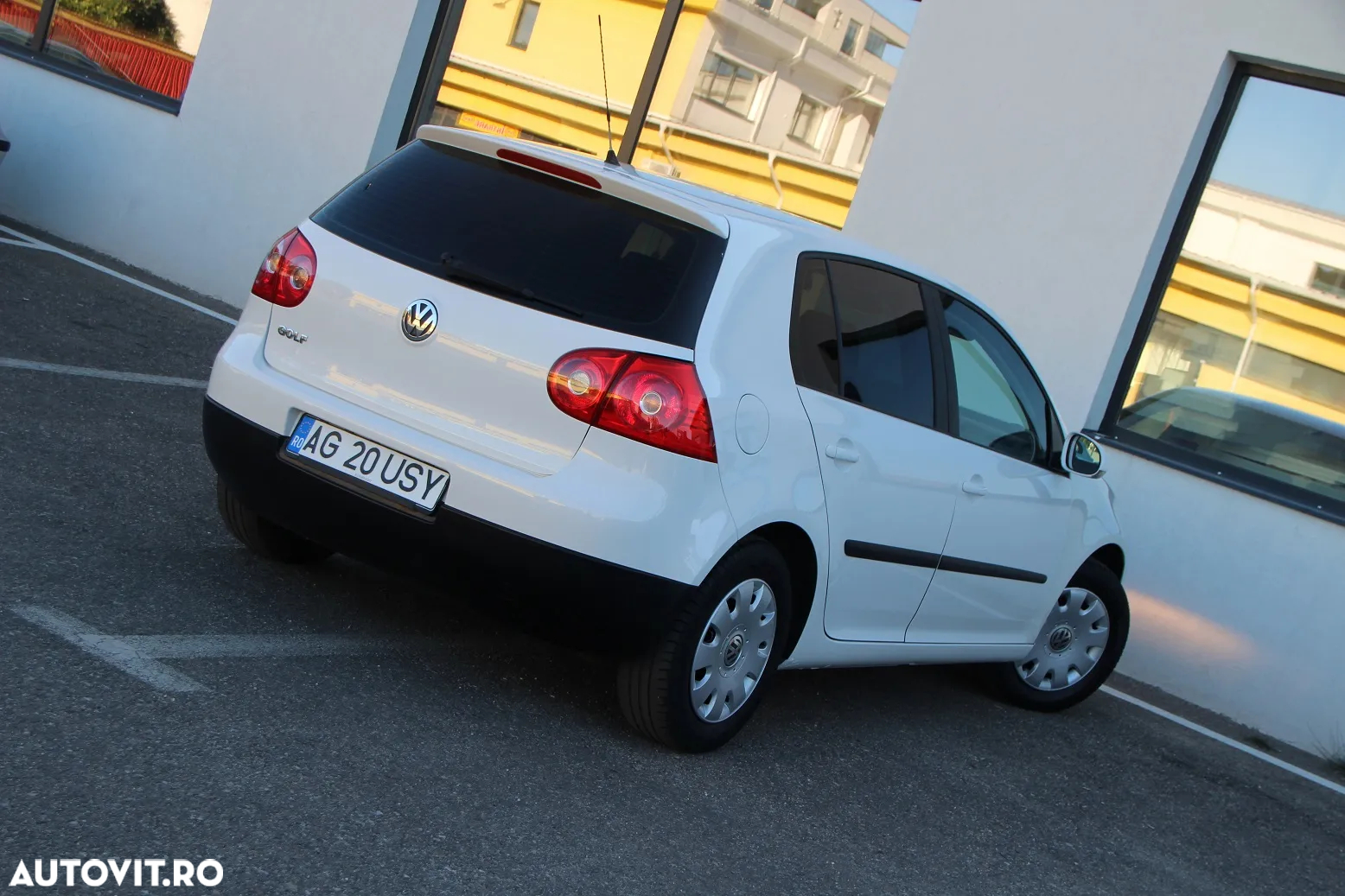 Volkswagen Golf 1.4 FSI Comfortline - 7