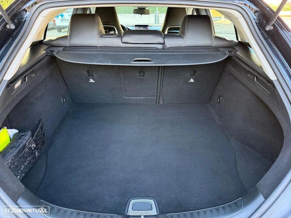 Mercedes-Benz CLA 180 d Shooting Brake - 12