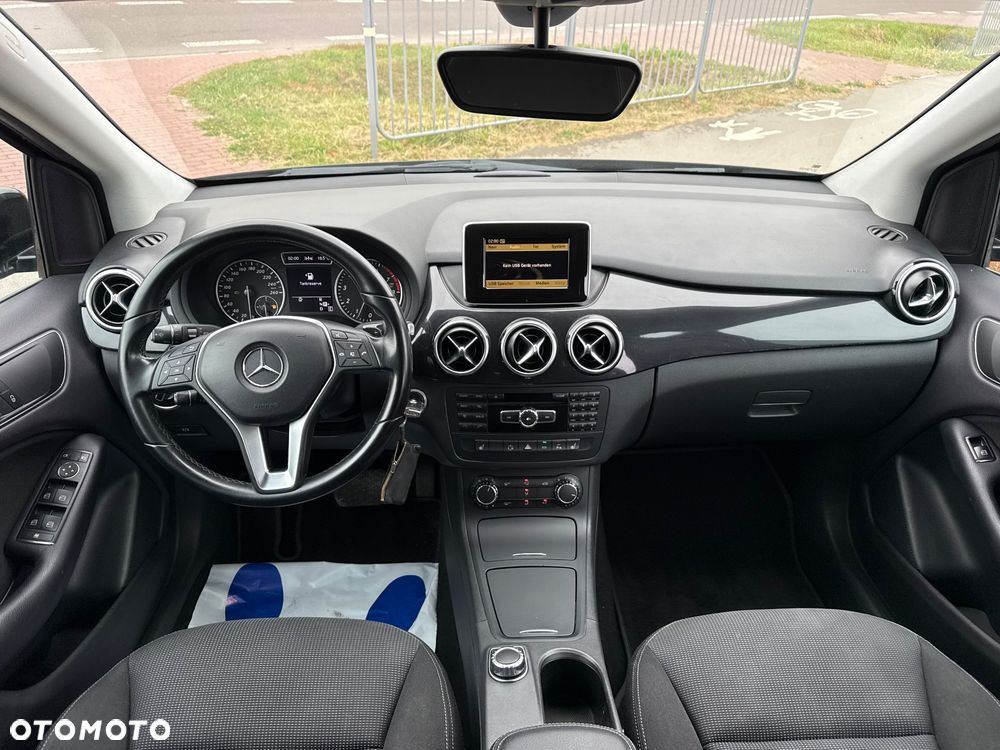Mercedes-Benz Klasa B 180 7G-DCT UrbanStyle Edition - 20