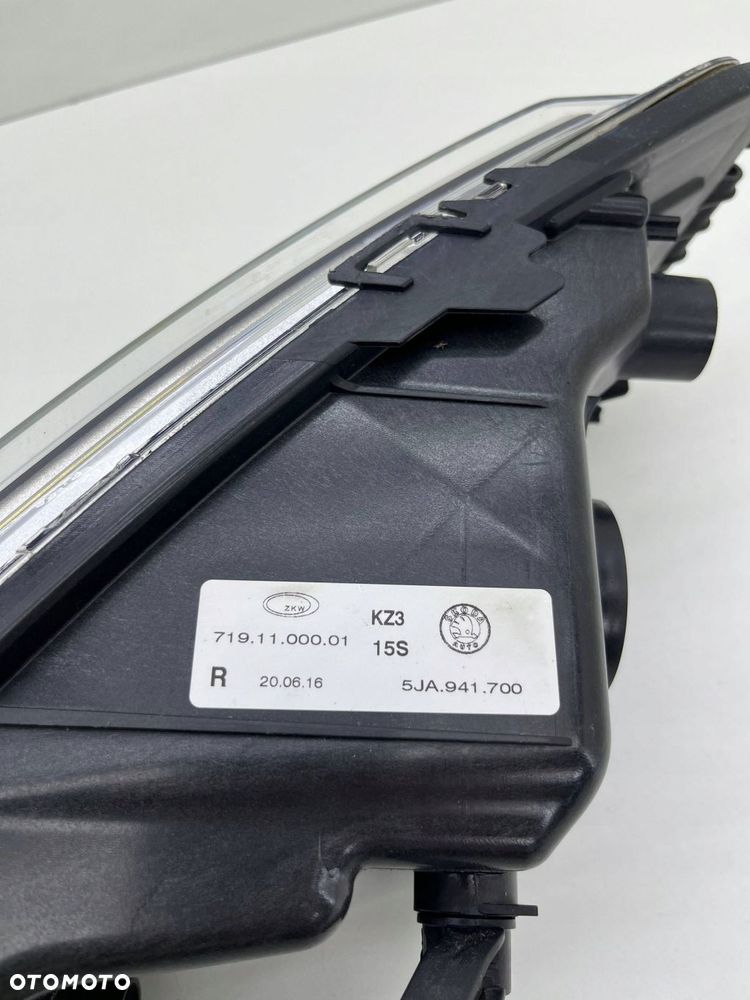 SKODA RAPID LIFT HALOGEN PRAWY PRZÓD 5JA941700 - 6