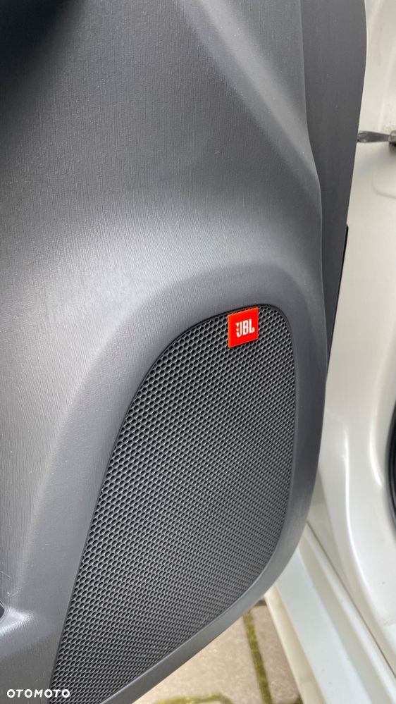 Toyota Prius 1.8 HSD Premium - 28