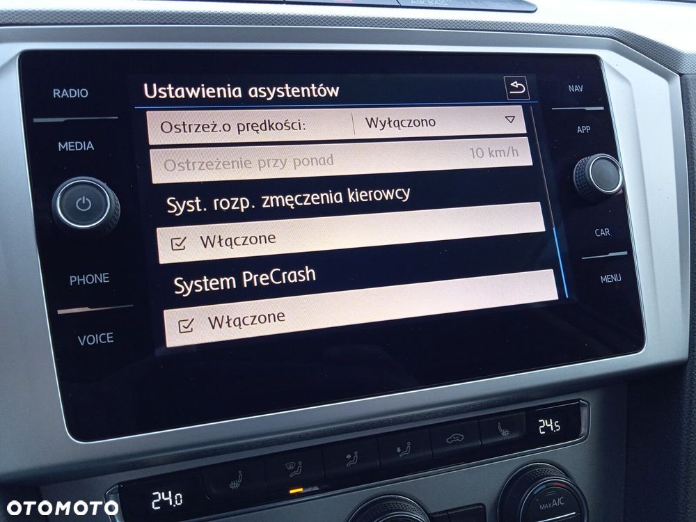 Volkswagen Passat - 25