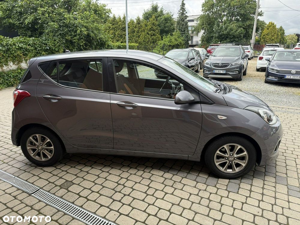 Hyundai i10 1.0 Fifa World Cup Edition - 5