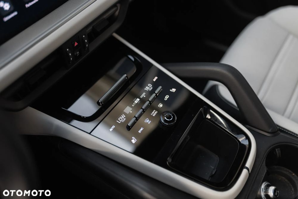 Porsche Cayenne Standard - 26
