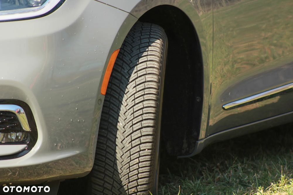 Chrysler Pacifica - 16