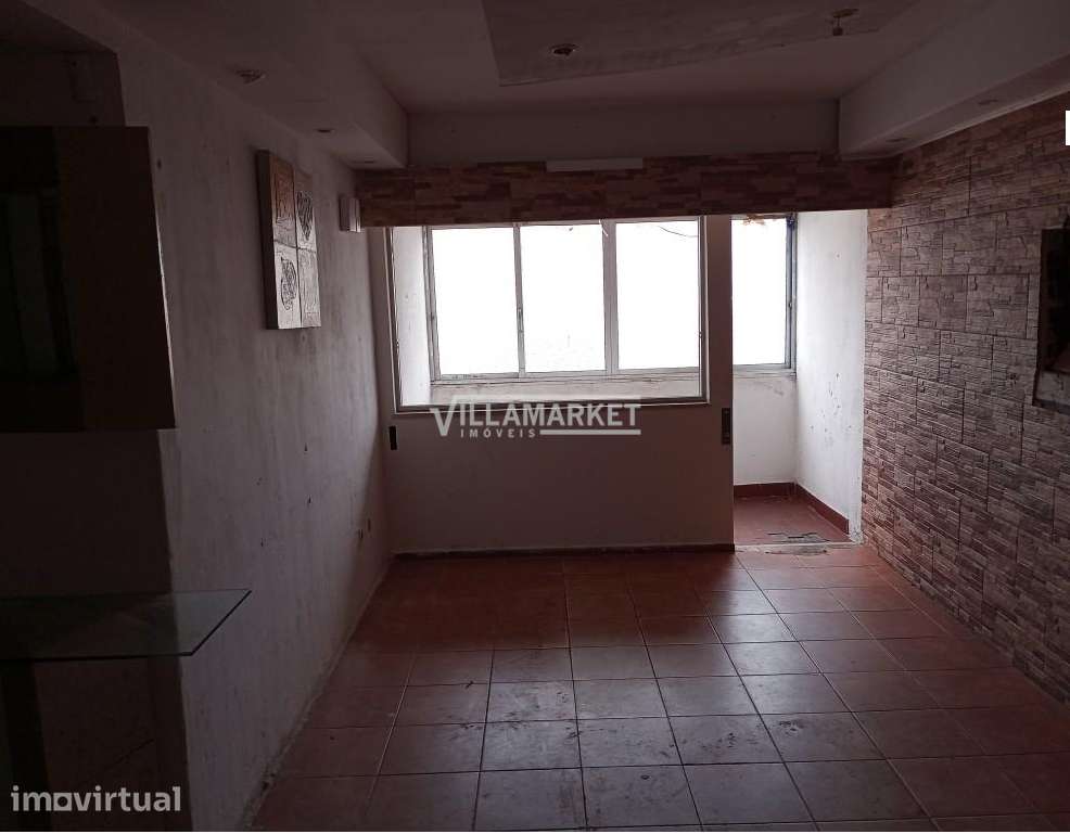 Apartamento T3 da banca inserido no 3º andar do nº 10 da Rua do Moinho - Grande imagem: 4/16