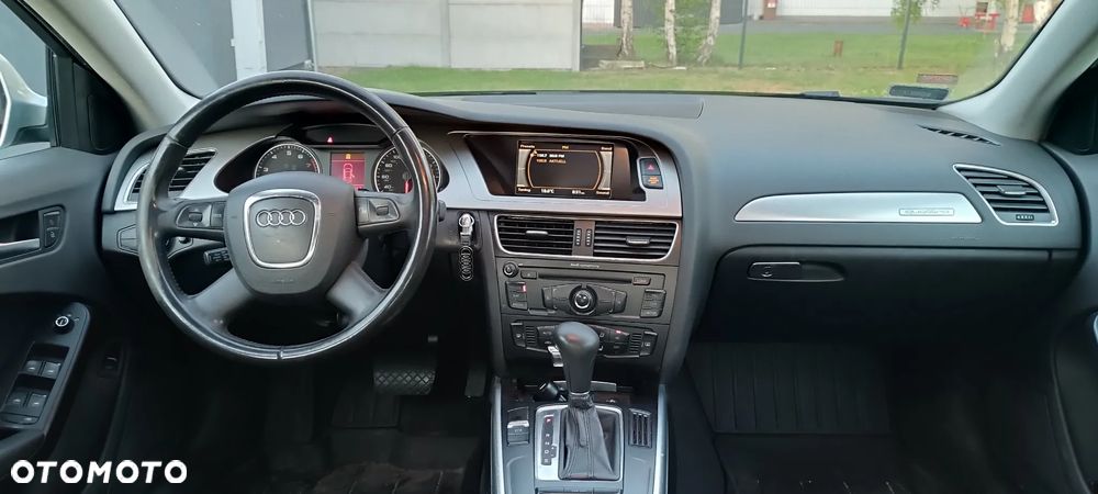Audi A4 Limousine - 6