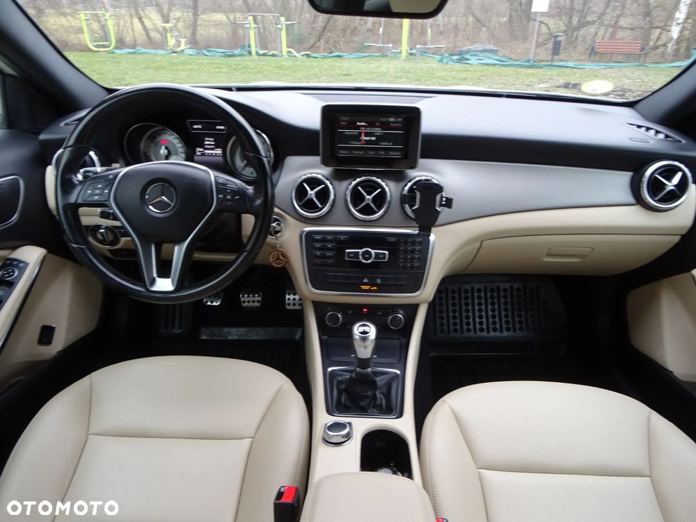 Mercedes-Benz GLA 180 (CDI) d - 15