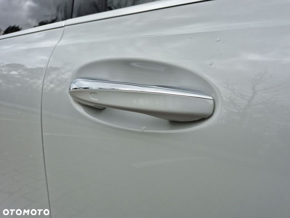 Mercedes-Benz EQB - 24