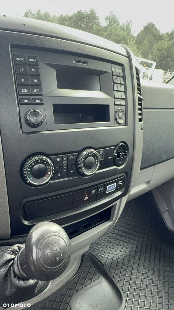 Mercedes-Benz Sprinter - 17