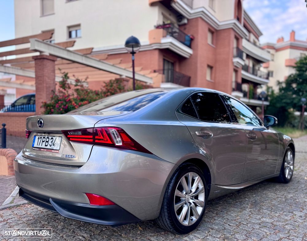 Lexus IS 300H Pack Luxury - 6