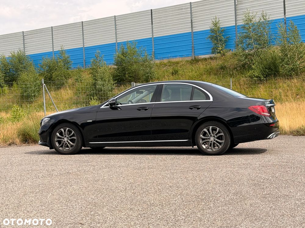 Mercedes-Benz Klasa E 220 d 4-Matic 9G-TRONIC - 8
