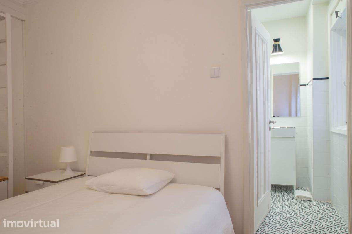 Quarto - localizado em Cedofeita Porto - Grande imagem: 3/26