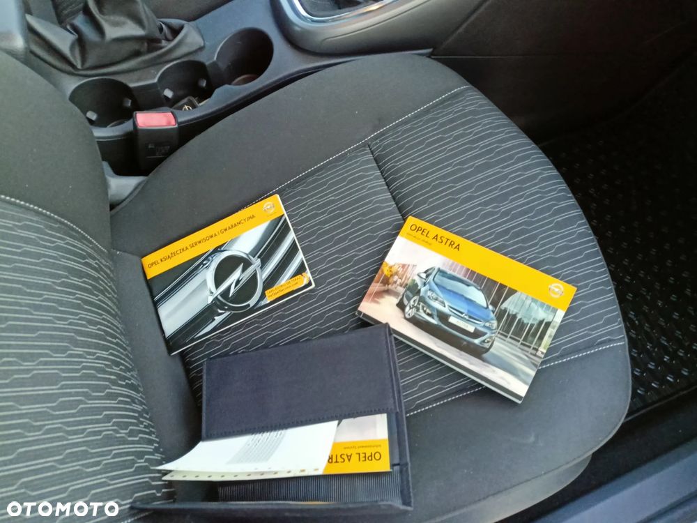 Opel Astra 1.6 Cosmo - 9