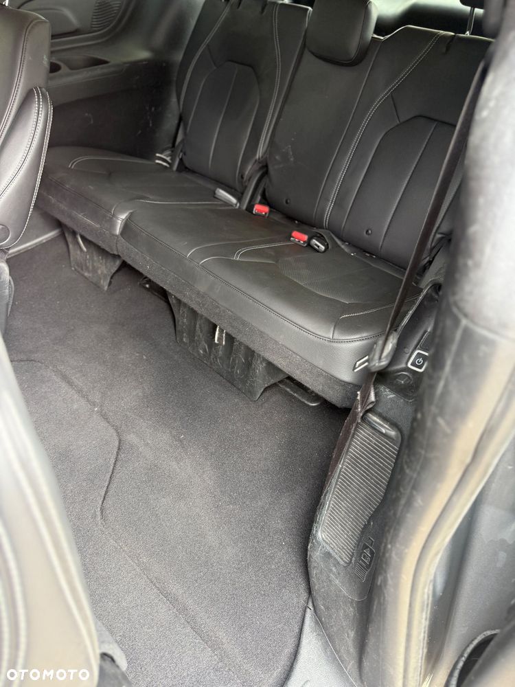 Chrysler Pacifica - 21