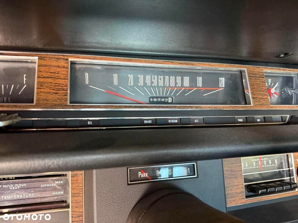 Mercury Marquis - 26