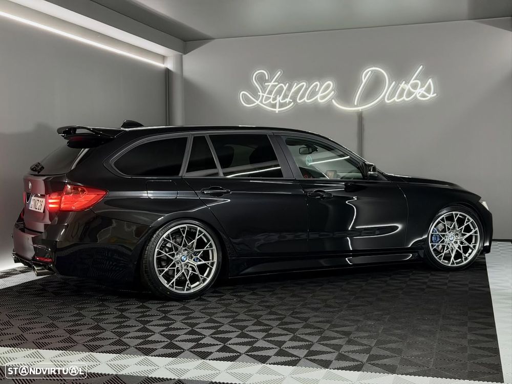 BMW 320 d Pack M - 13