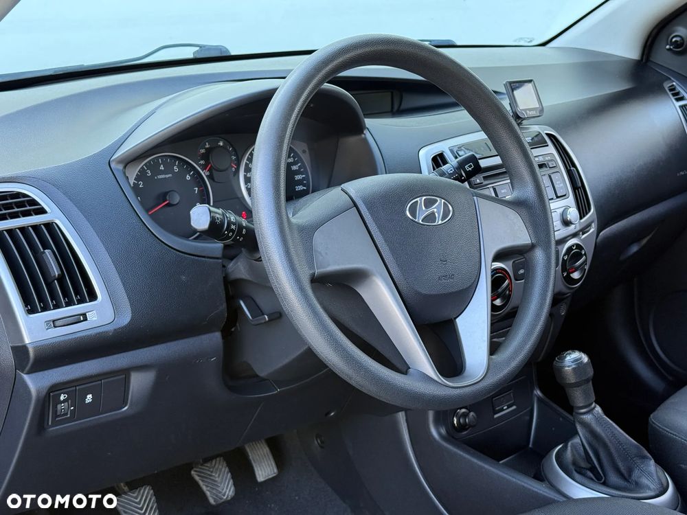 Hyundai i20 - 19