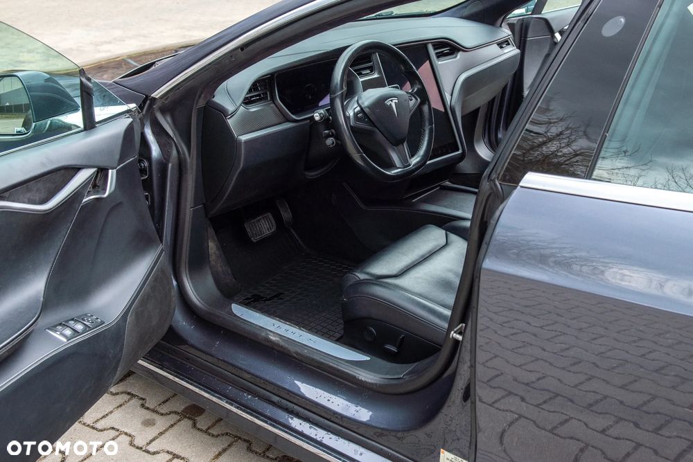Tesla Model S Long Range Plus - 12