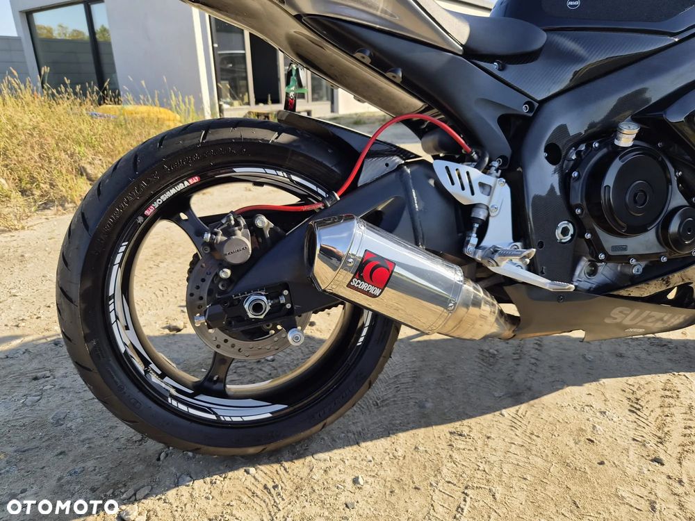 Suzuki GSX-R - 23