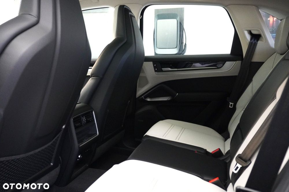 Porsche Cayenne S - 14