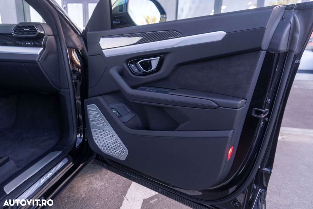 Lamborghini URUS Standard - 32