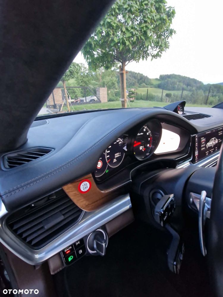 Porsche Panamera Turbo - 11