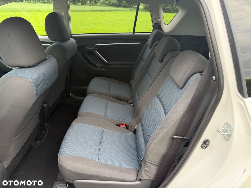 Toyota Verso 2.0 D-4D 7-Sitzer Executive - 16