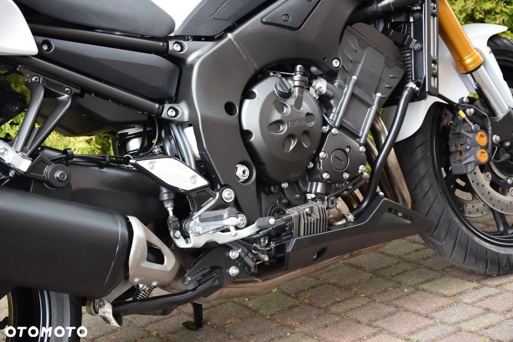 Yamaha FZ8 - 8
