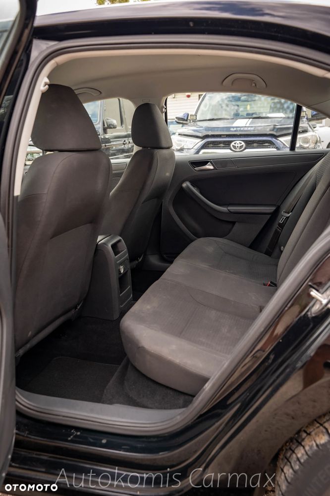 Volkswagen Jetta 2.0 Base - 21