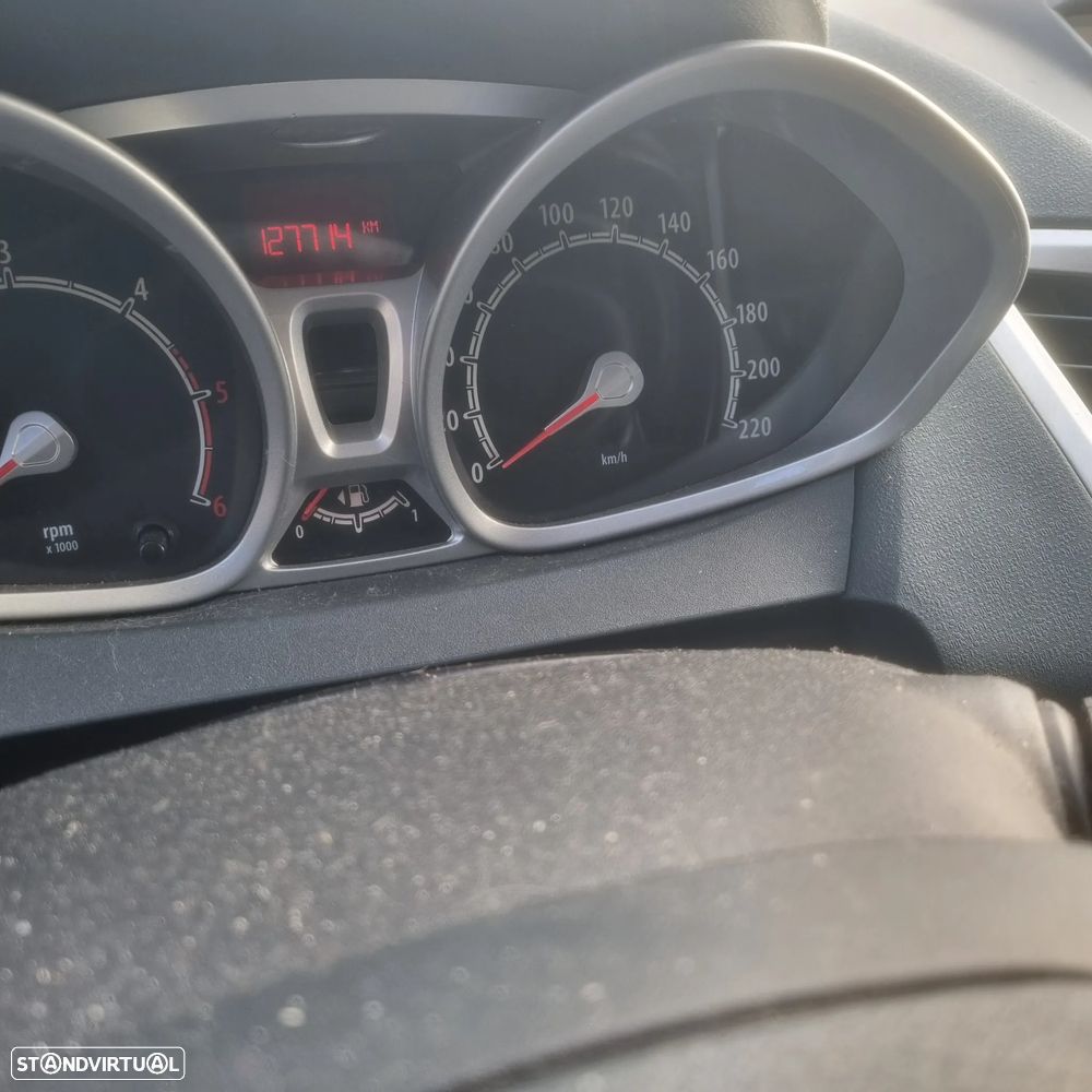 Ford Fiesta 1.4 TDCI Titanium - 8