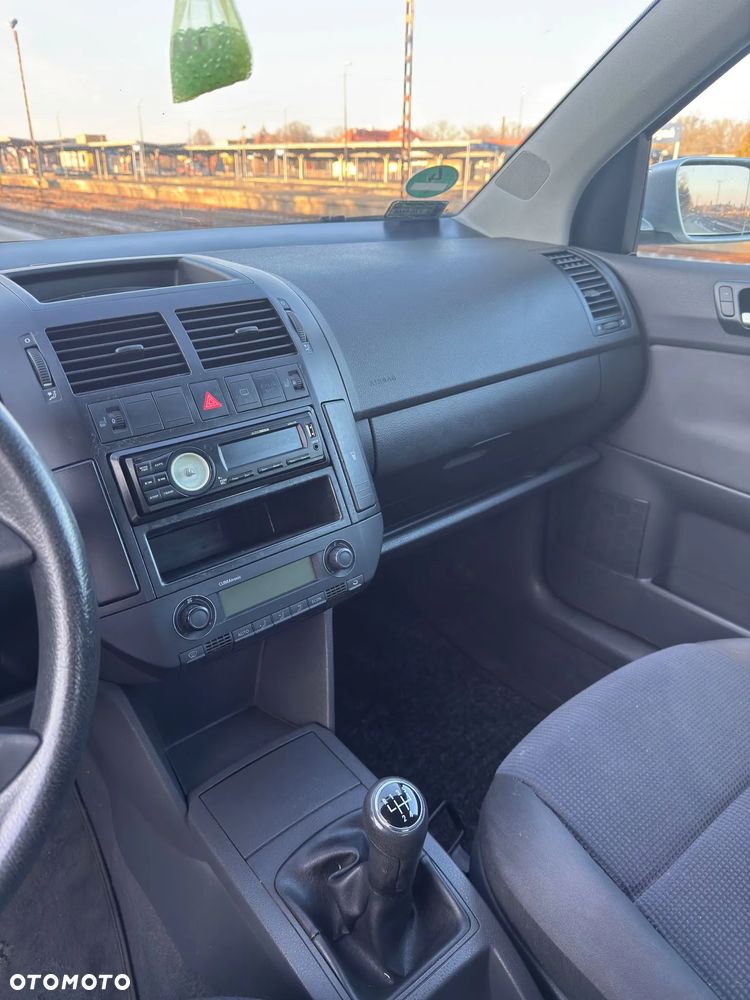 Volkswagen Polo - 8