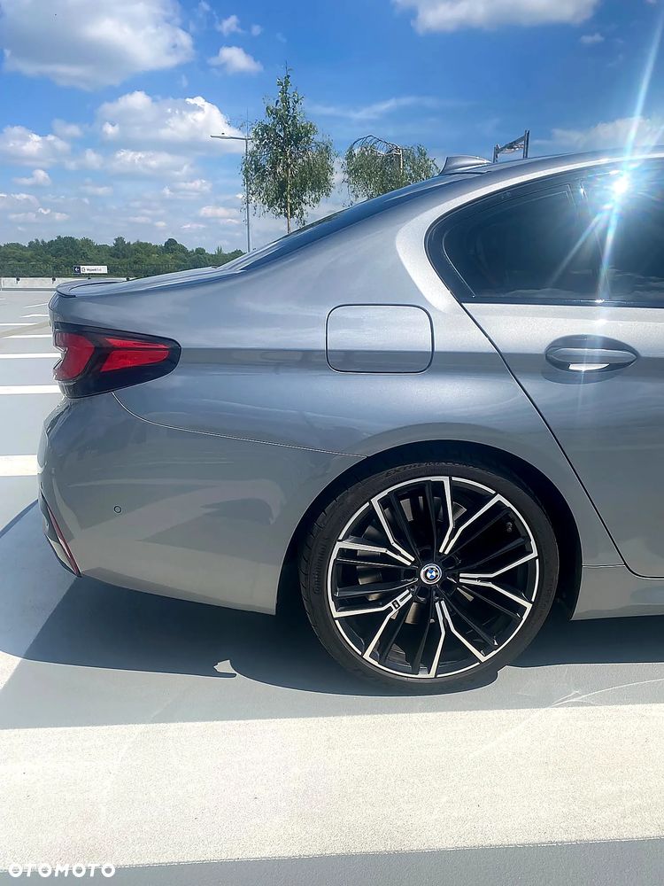 BMW Seria 5 M550i xDrive - 15