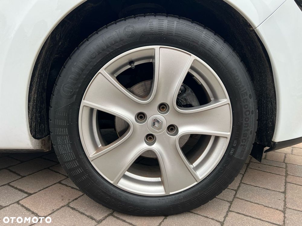 Renault Clio 1.2 16V 75 Expression - 11