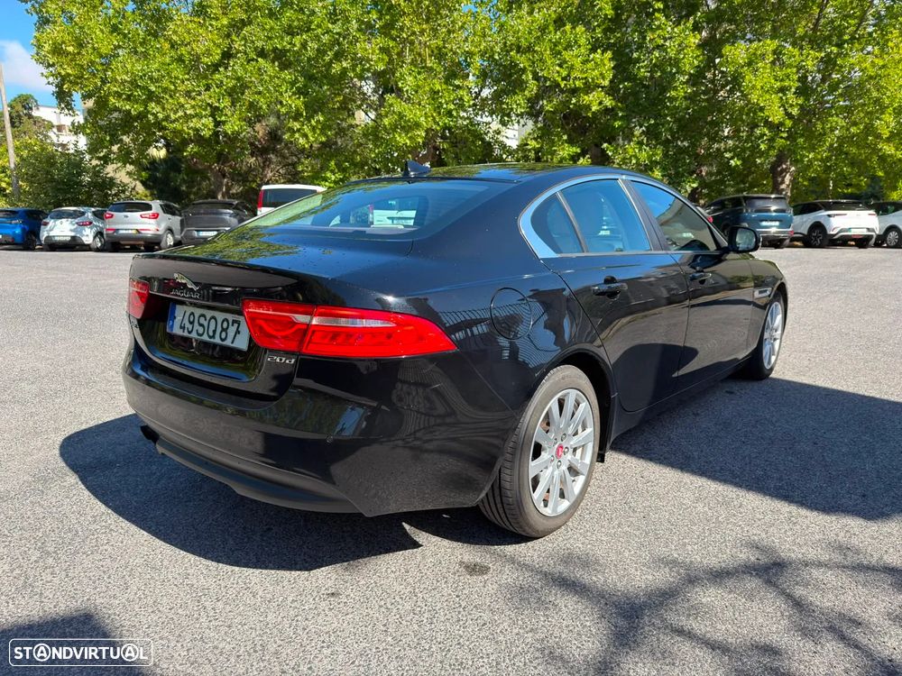 Jaguar XE 2.0 D Prestige - 7