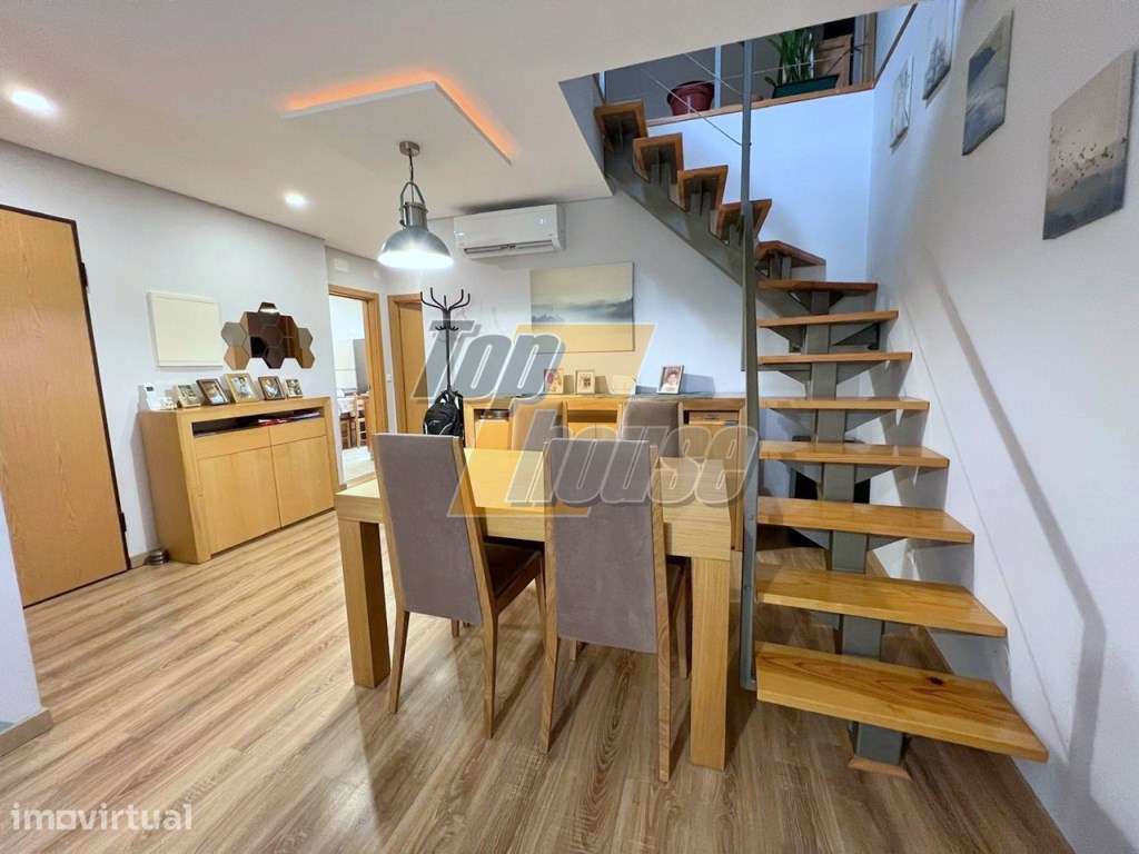 APARTAMENTO T2 + APROVEITAMENTO DE SÓTÃO | TOTALMENTE REMODELADO - Grande imagem: 2/21