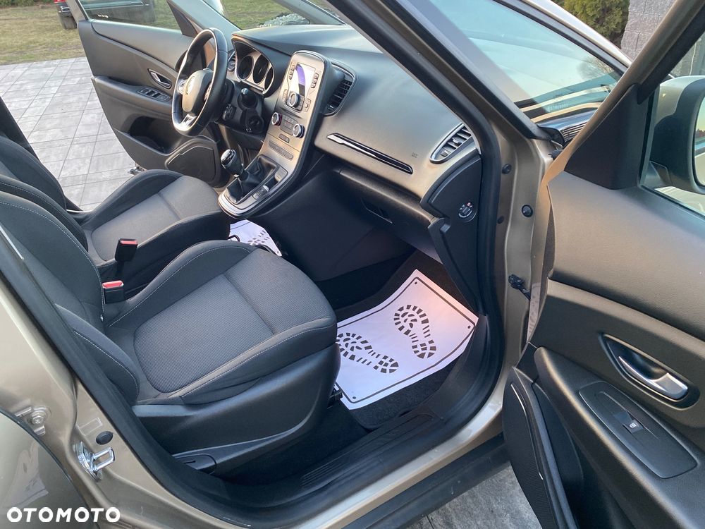 Renault Grand Scenic - 8