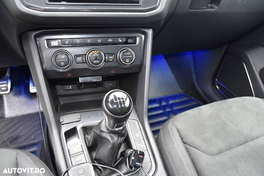 Volkswagen Tiguan - 8