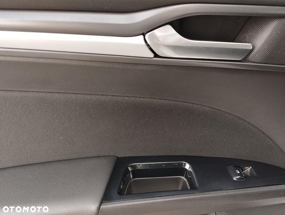 Ford Mondeo - 13