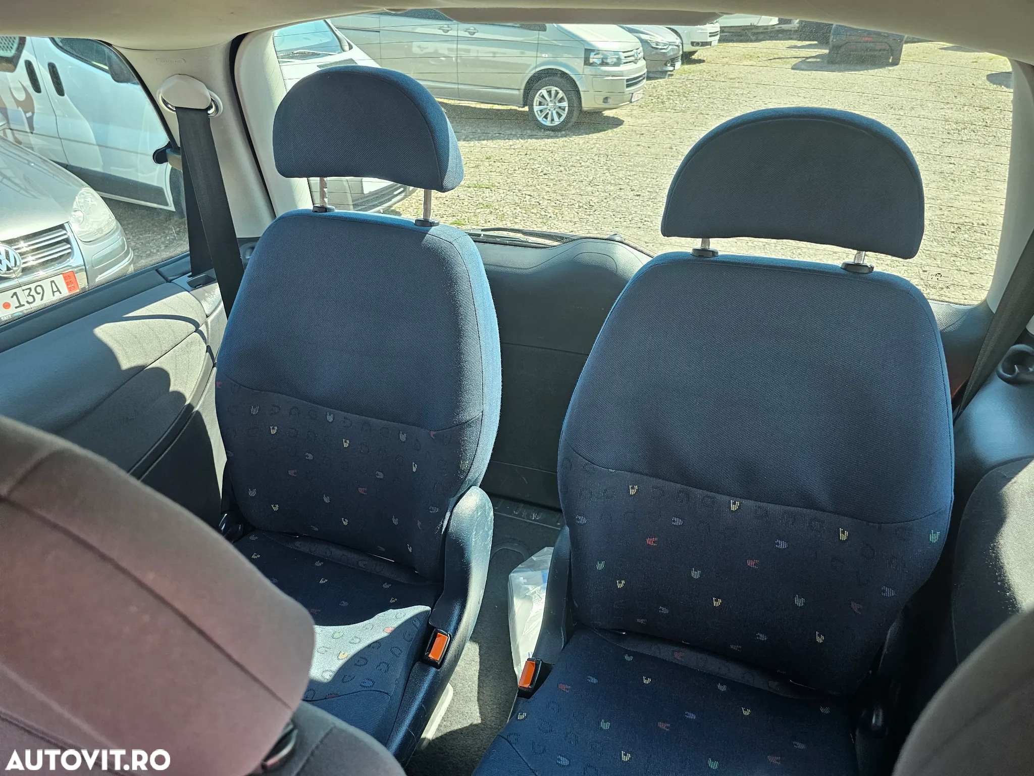 Volkswagen Sharan 1.9 TDI Comfortline Family - 6