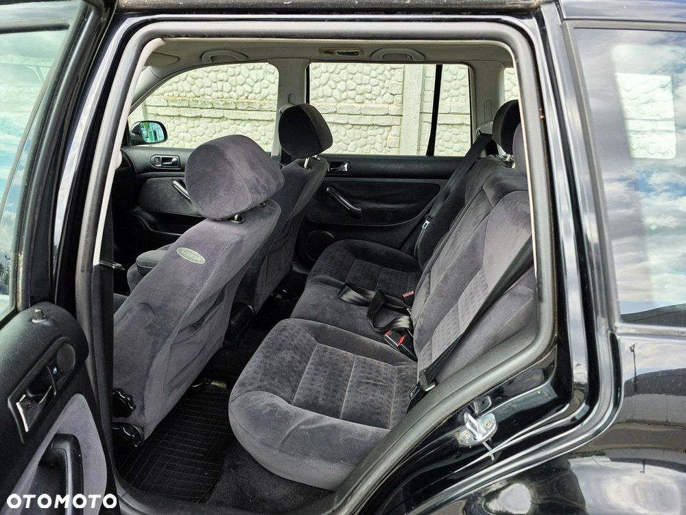 Volkswagen Golf - 24